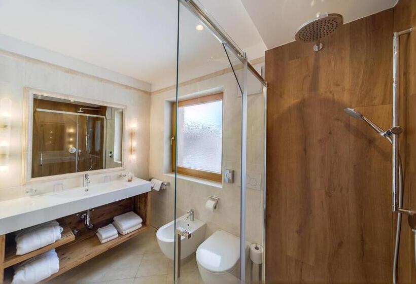 Люкс Повышенной Комфортности, Fanes