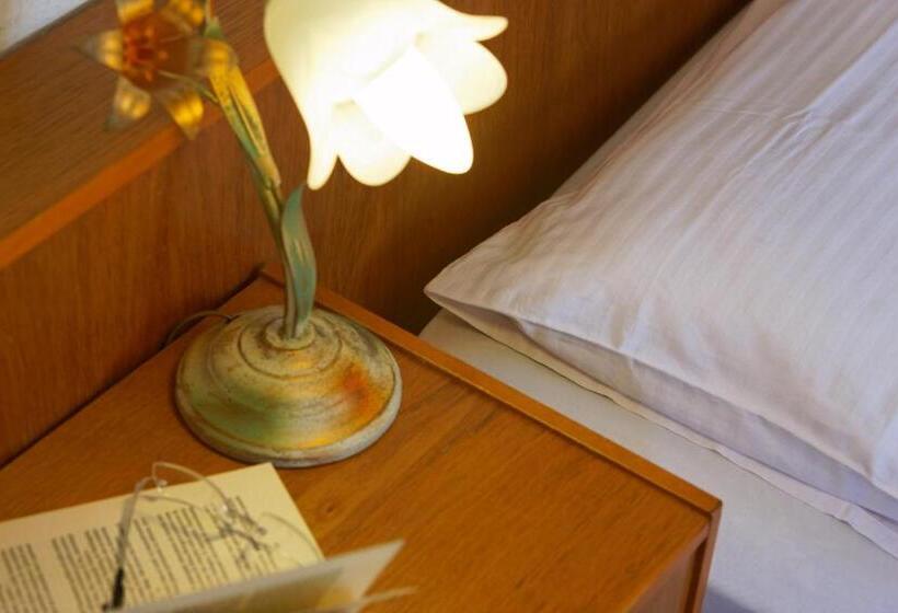 高级大房间, Genziana