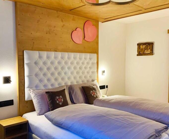 小型套房带阳台, Genziana