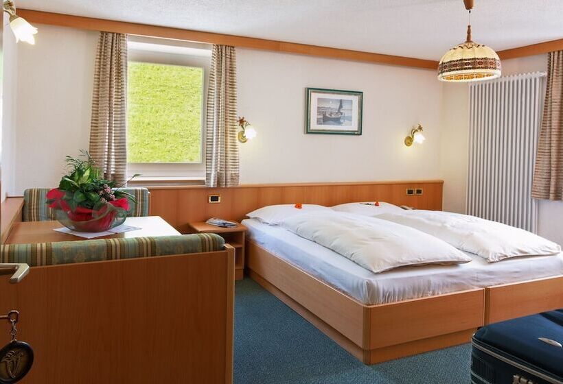 高级大房间, Genziana