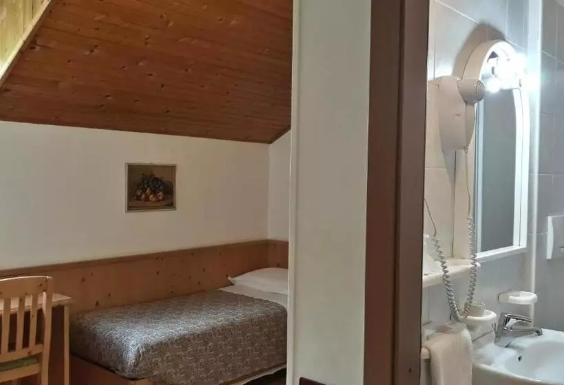 اتاق استاندارد یک نفره, Karinhall