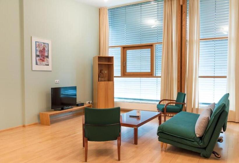 주니어 스위트, Kongressissimo