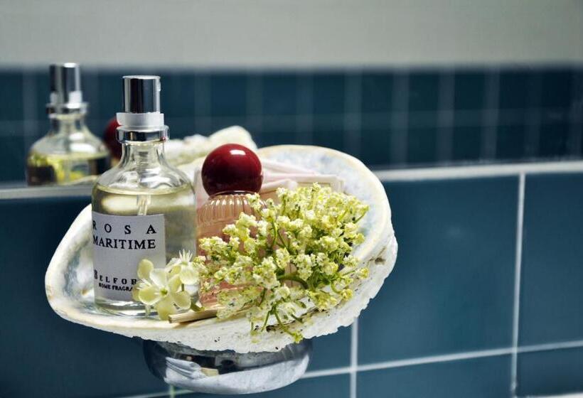 스탠다드 발코니 룸 측면 바다 전망, Metropol