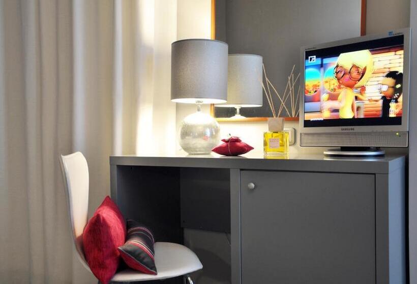 스탠다드 발코니 룸 측면 바다 전망, Metropol