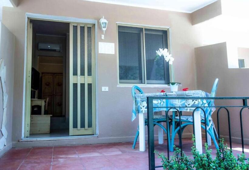 Номер Deluxe, Oleandro