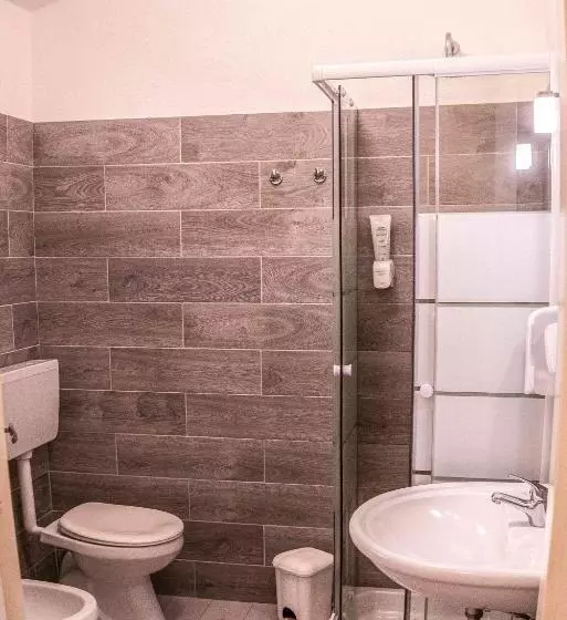Habitació Triple Estàndard, Oleandro