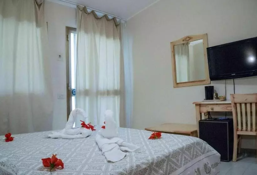Habitació Triple Estàndard, Oleandro