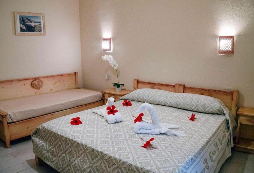 Номер Стандарт Трехместный, Oleandro