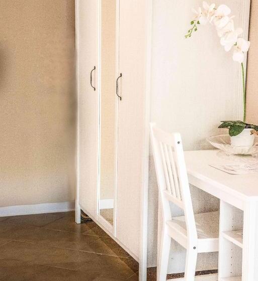 Номер Economy, Oleandro