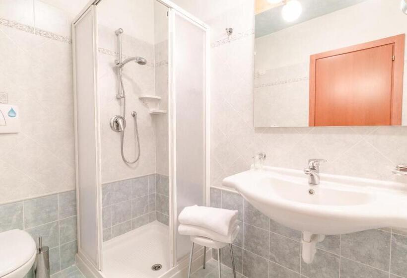 Полулюкс с Балконом, Pineta Pastry