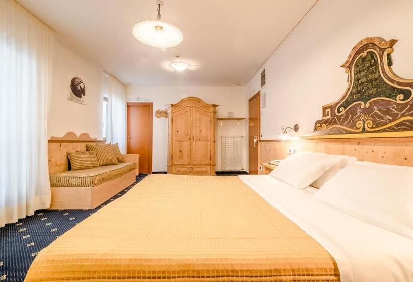 Полулюкс с Балконом, Pineta Pastry