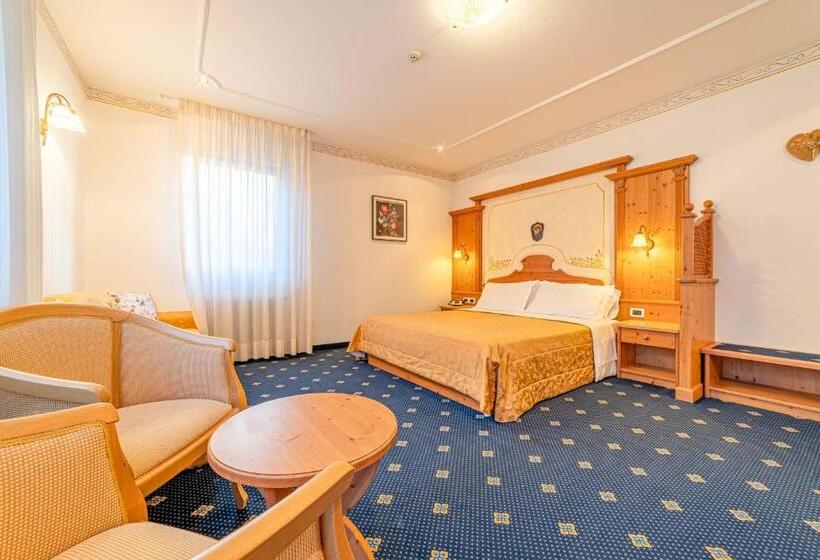 Полулюкс с Балконом, Pineta Pastry