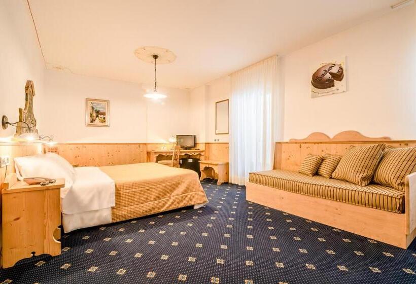 Полулюкс с Балконом, Pineta Pastry