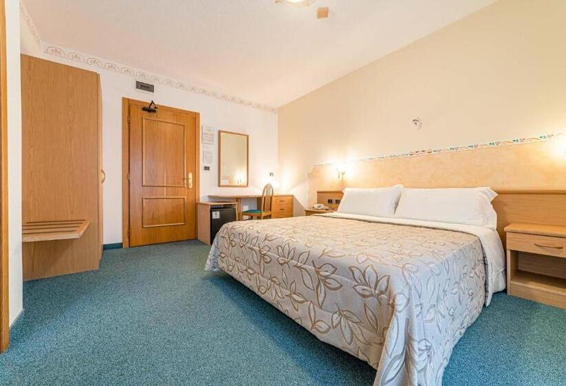 Номер Стандарт, Pineta Pastry