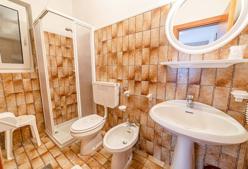 エコノミールーム, Pineta Pastry