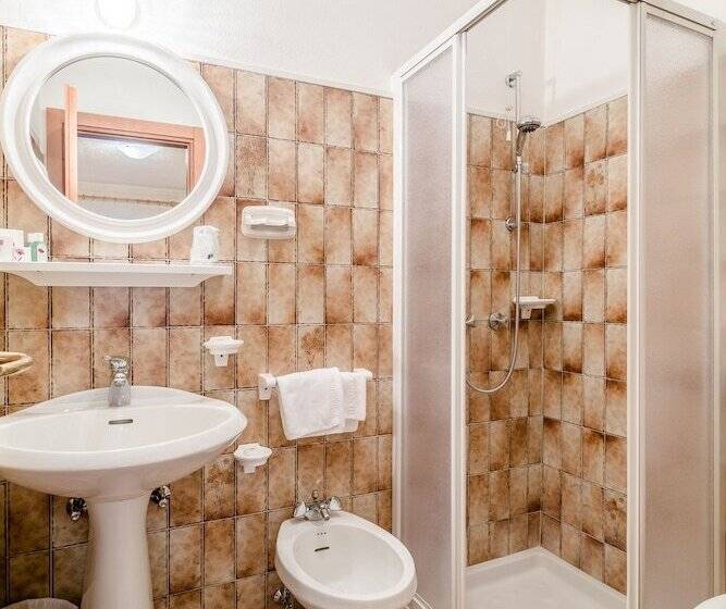 エコノミールーム, Pineta Pastry