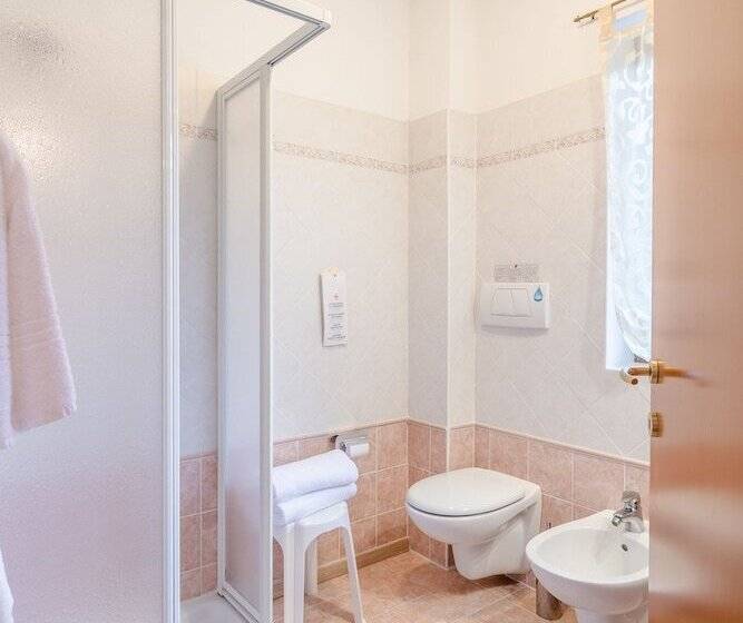 スタンダードルーム, Pineta Pastry