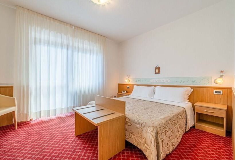 Номер Стандарт, Pineta Pastry