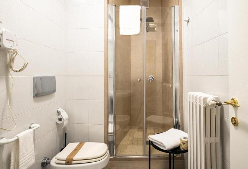 标准间, San Nicola