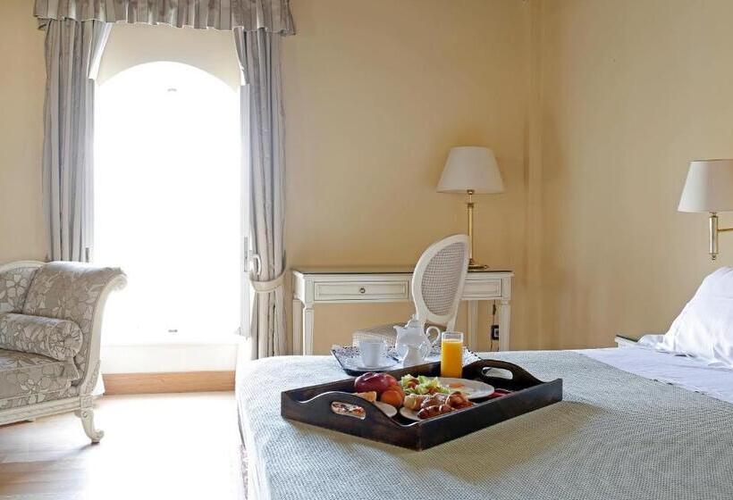 جناح ذو إطلالة, Siora Vittoria Boutique