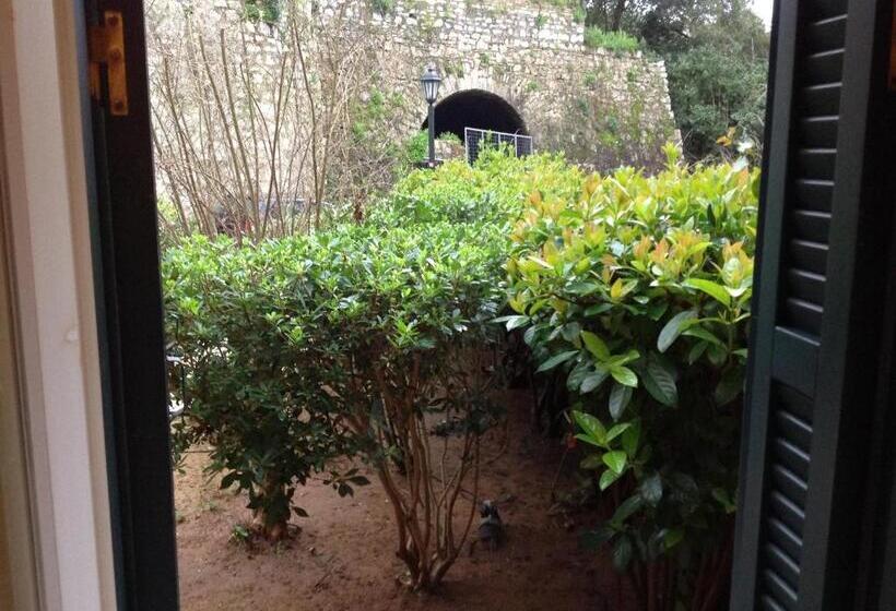 جناح عائلي, Siora Vittoria Boutique