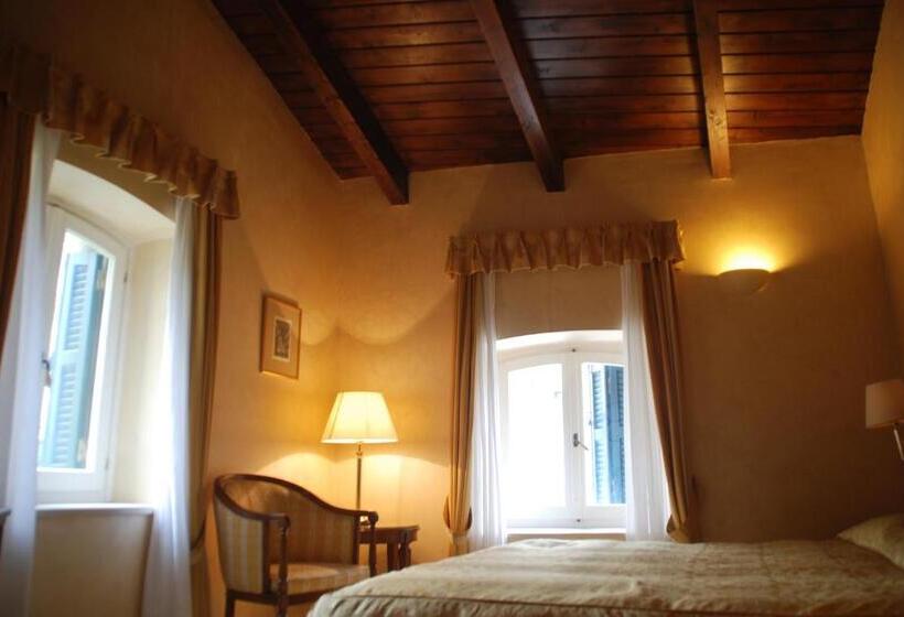 جناح عائلي, Siora Vittoria Boutique