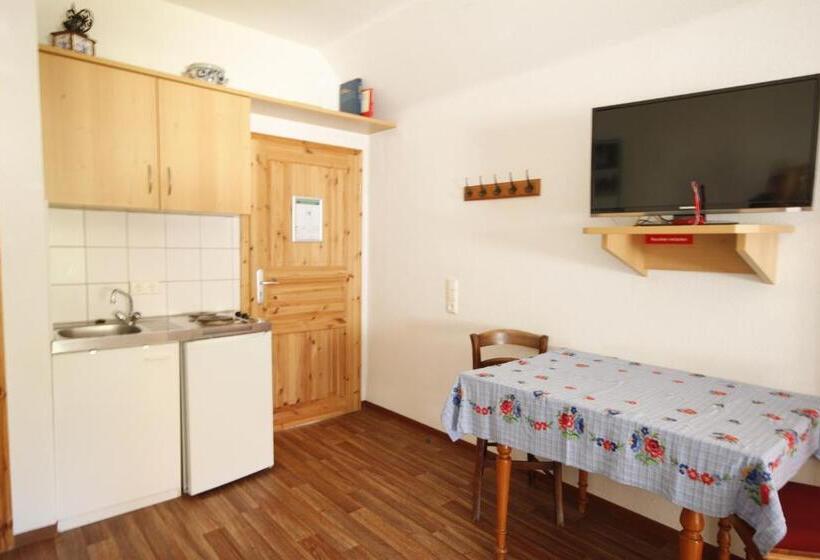 Estúdio Standard, Wirtshaus Am Treidelpfad