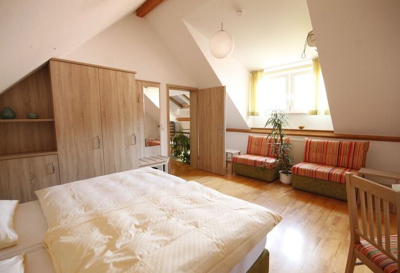 Quarto Familiar, Wirtshaus Am Treidelpfad