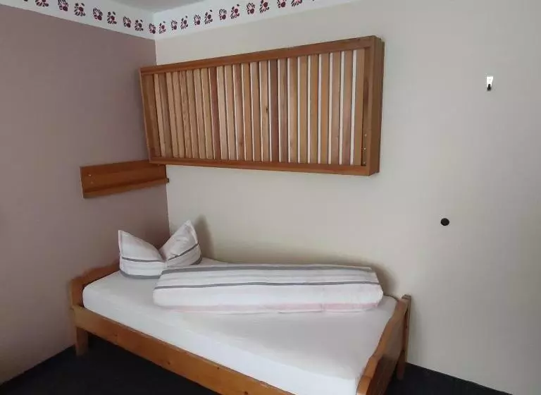 Economy Triple Room, Gasthof Goldene Krone
