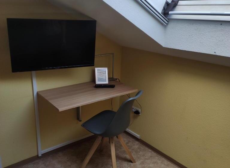 חדר משפחתי, Gasthof Goldene Krone