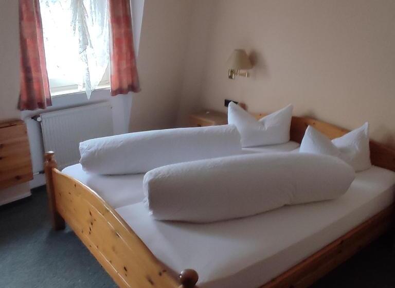 חדר אקונומי, Gasthof Goldene Krone