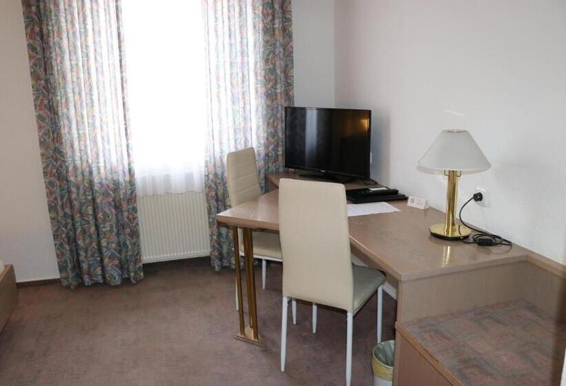 스탠다드 룸, Windfelder