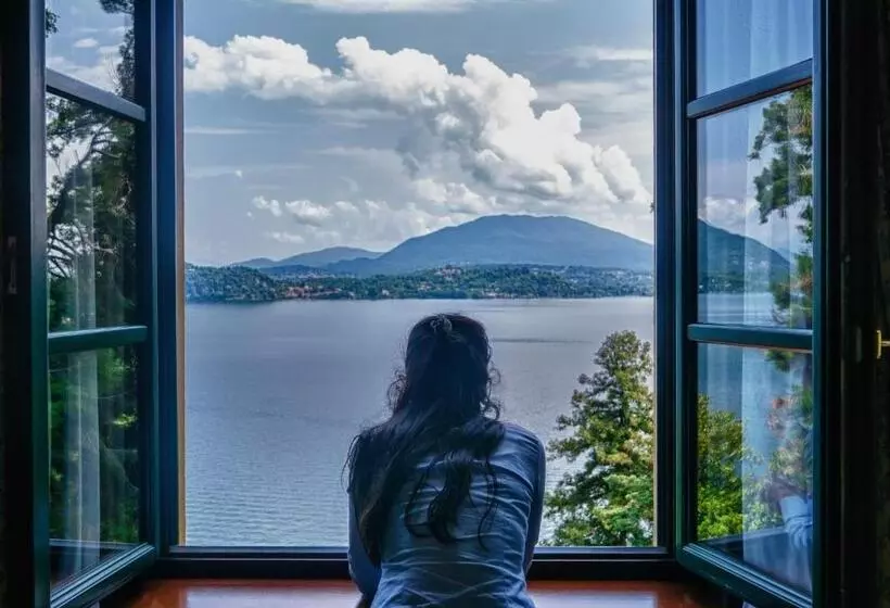 Superior suite with lake view, Relais Casali Della Cisterna