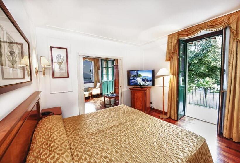 Superior suite with lake view, Relais Casali Della Cisterna