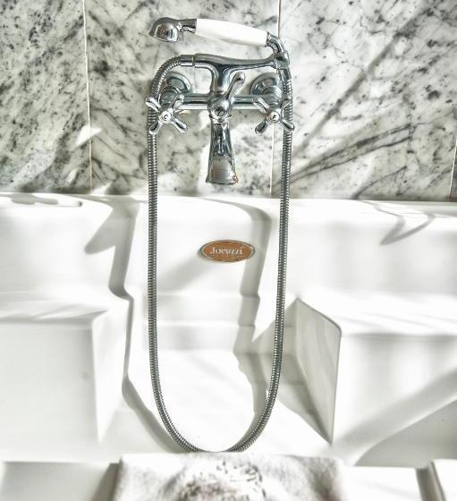 Superior suite with lake view, Relais Casali Della Cisterna