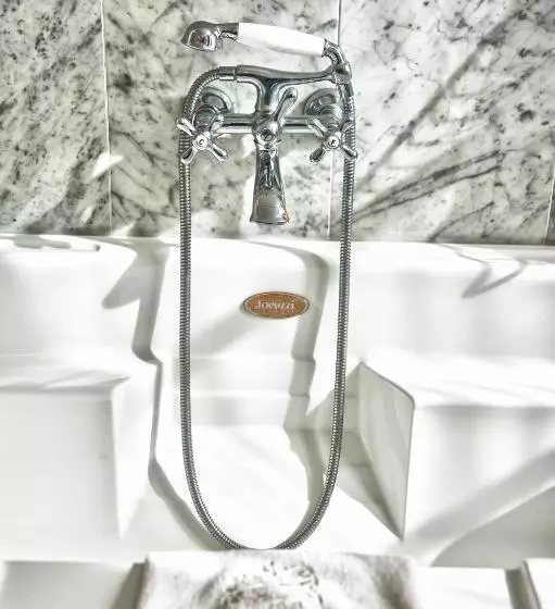 Superior suite with lake view, Relais Casali Della Cisterna