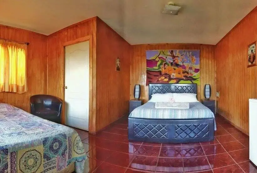 スーペリアーバンガロー, Hostal Akapu
