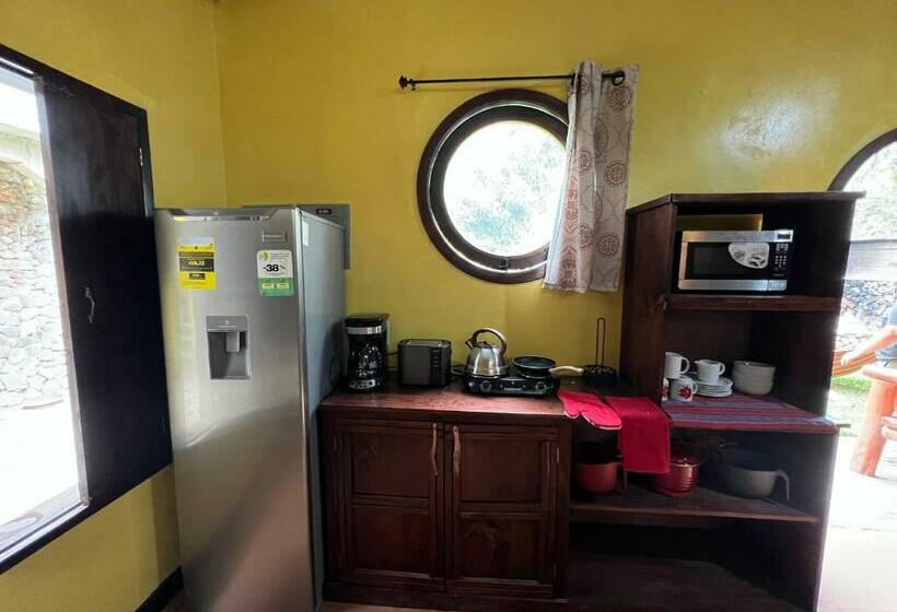 بانگلوی استاندارد, Cabañas De Tzununa