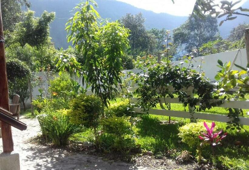 بانگلوی استاندارد, Cabañas De Tzununa