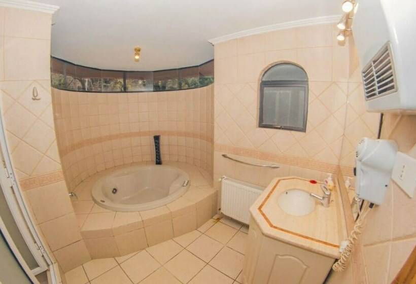 کابین, Cabañas El Dorado Pucón