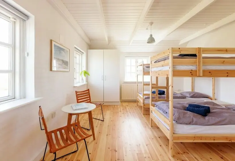 ルームシェアのワンベッド, Drivethru Bed & Breakfast Hvide Sande