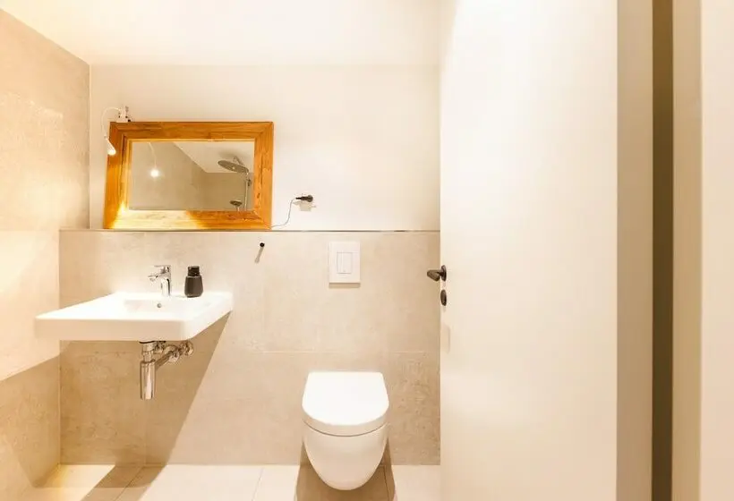 ルームシェアのワンベッド, Drivethru Bed & Breakfast Hvide Sande