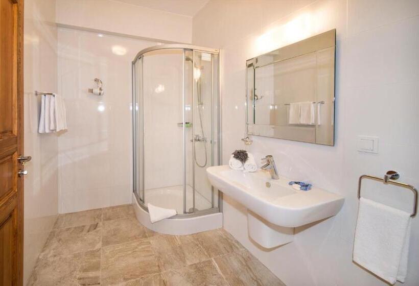 اتاق استاندارد با بالکن, Aika Akvaryum