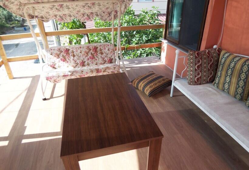 Deniz Manzaralı Süit, Izmir Tatil Evi Beach Resort