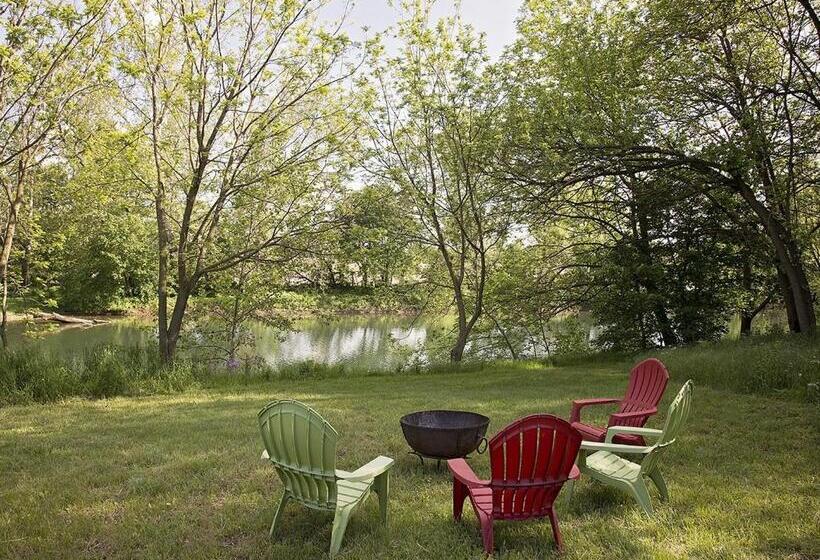 キングサイズベッドのスタンダードルーム, River Bluff Farm Bed And Breakfast