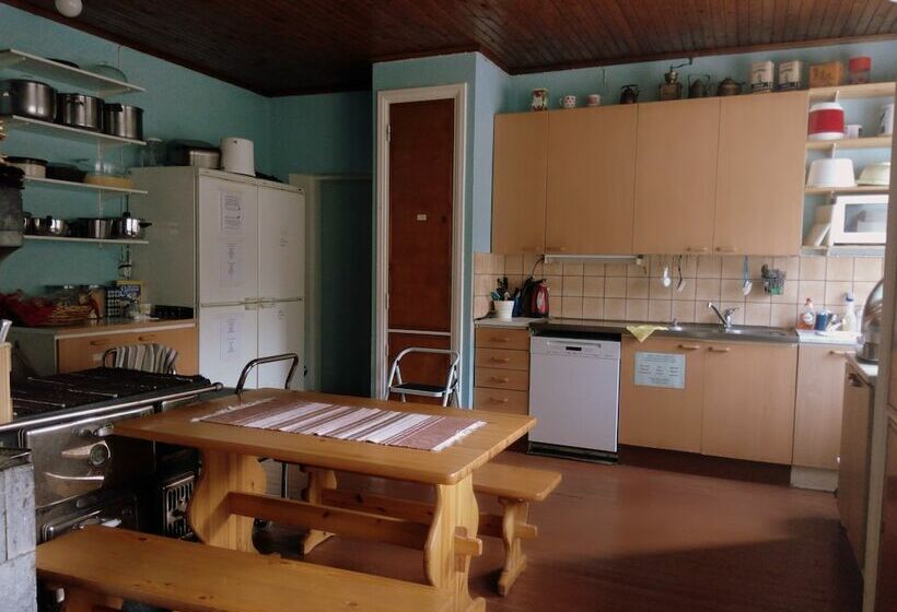 חדר משפחתי חדר אמבטיה משותף, Vanhan Koulun Majatalo Old School Guest House