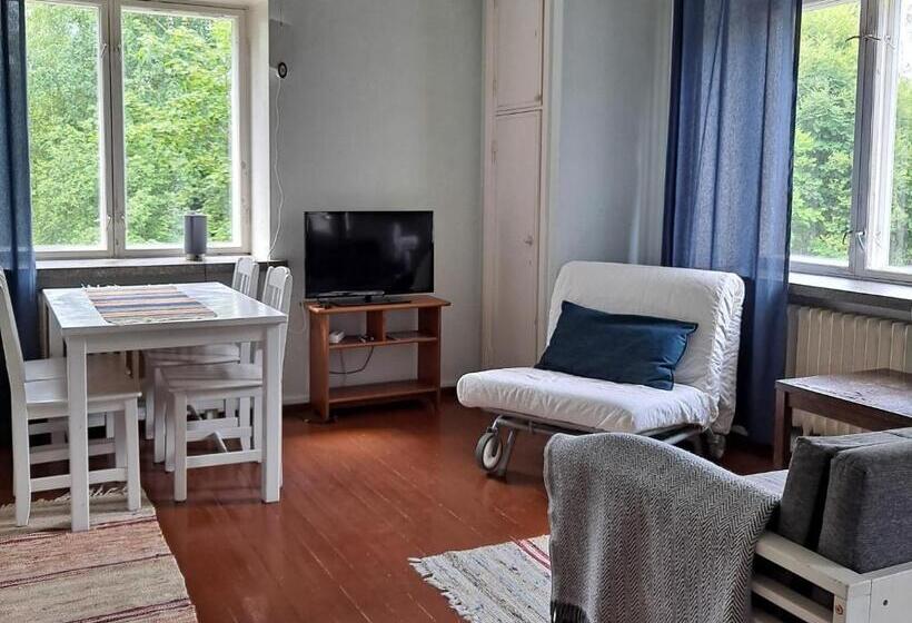 Студия Стандарт, Vanhan Koulun Majatalo Old School Guest House