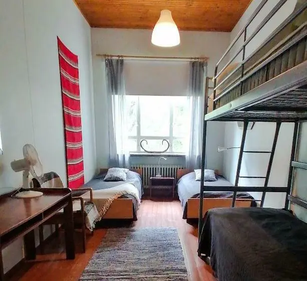 浴室共有スタンダード4人用ルーム, Vanhan Koulun Majatalo Old School Guest House