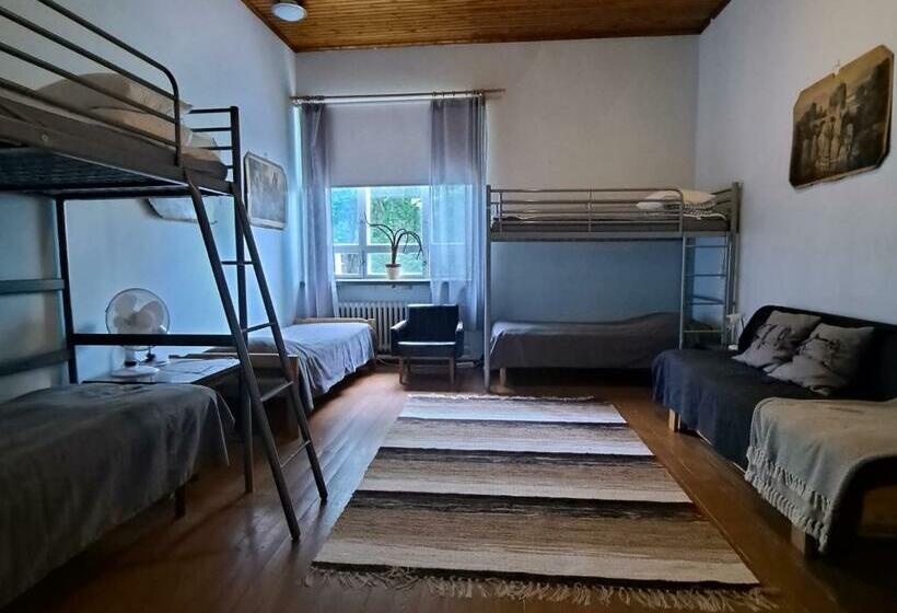 חדר משפחתי חדר אמבטיה משותף, Vanhan Koulun Majatalo Old School Guest House