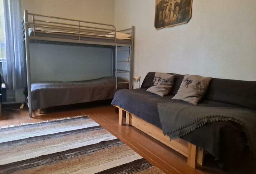 חדר משפחתי חדר אמבטיה משותף, Vanhan Koulun Majatalo Old School Guest House